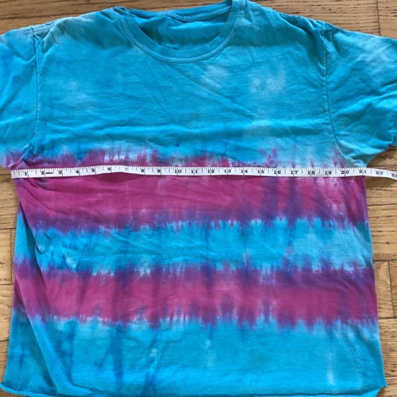 Hand dyed tie dye t-shirt, blue/pink/purple, size L, 100% cotton - Picture 4 of 6